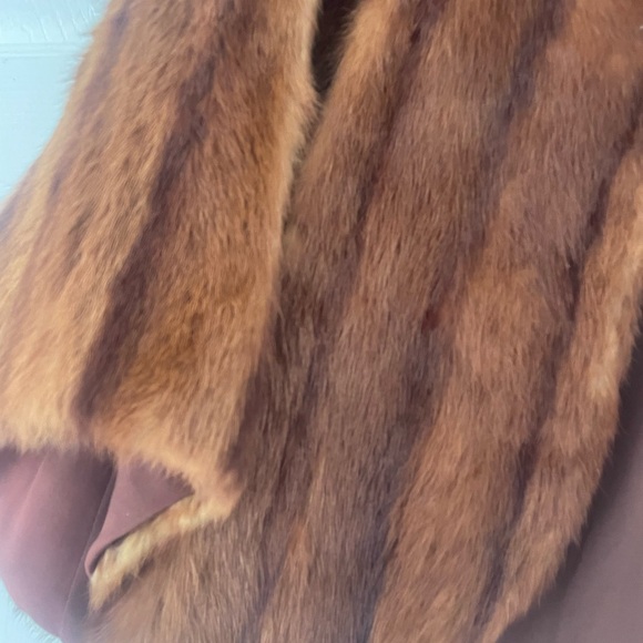 Vintage Fur Cape - Picture 2 of 4